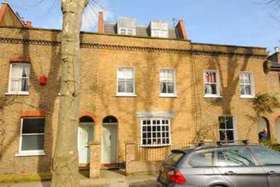 3 bedroom Terraced f...